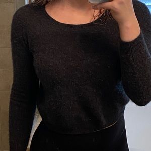 Brandy Melville Slightly Cropped Cashmere sweater